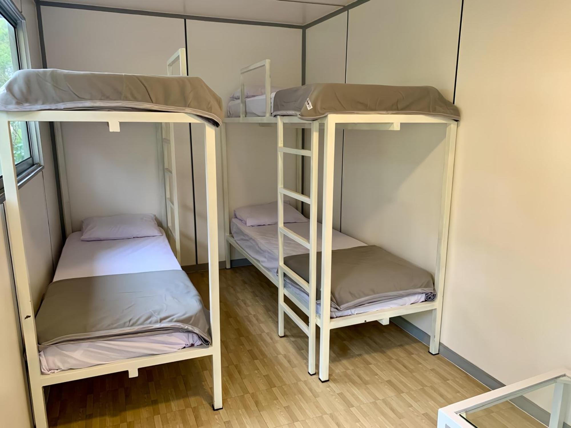 Hotel Bukit Pinus Tegalharendong Екстер'єр фото