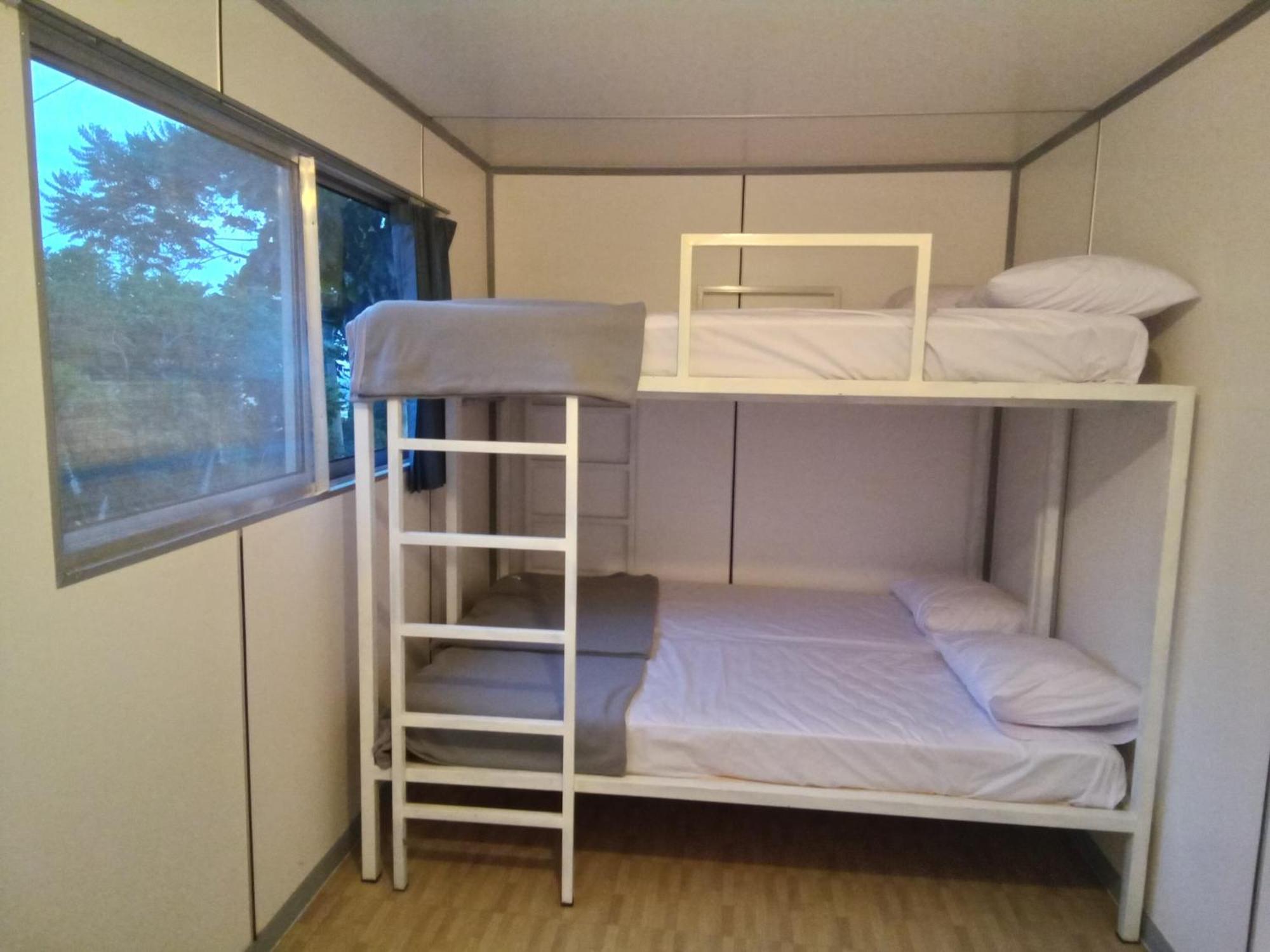 Hotel Bukit Pinus Tegalharendong Екстер'єр фото